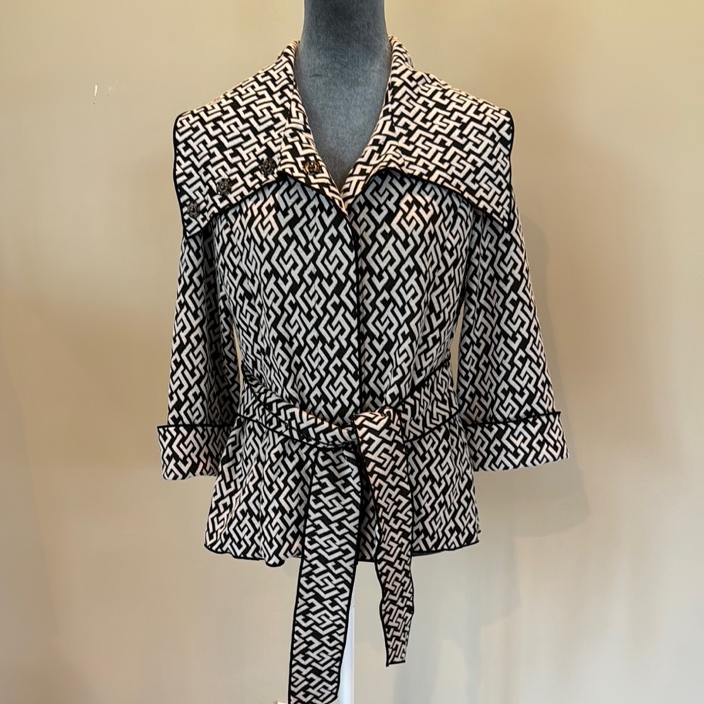 Susan Bristol Black and White Boxy Blouse with Sailor Collar